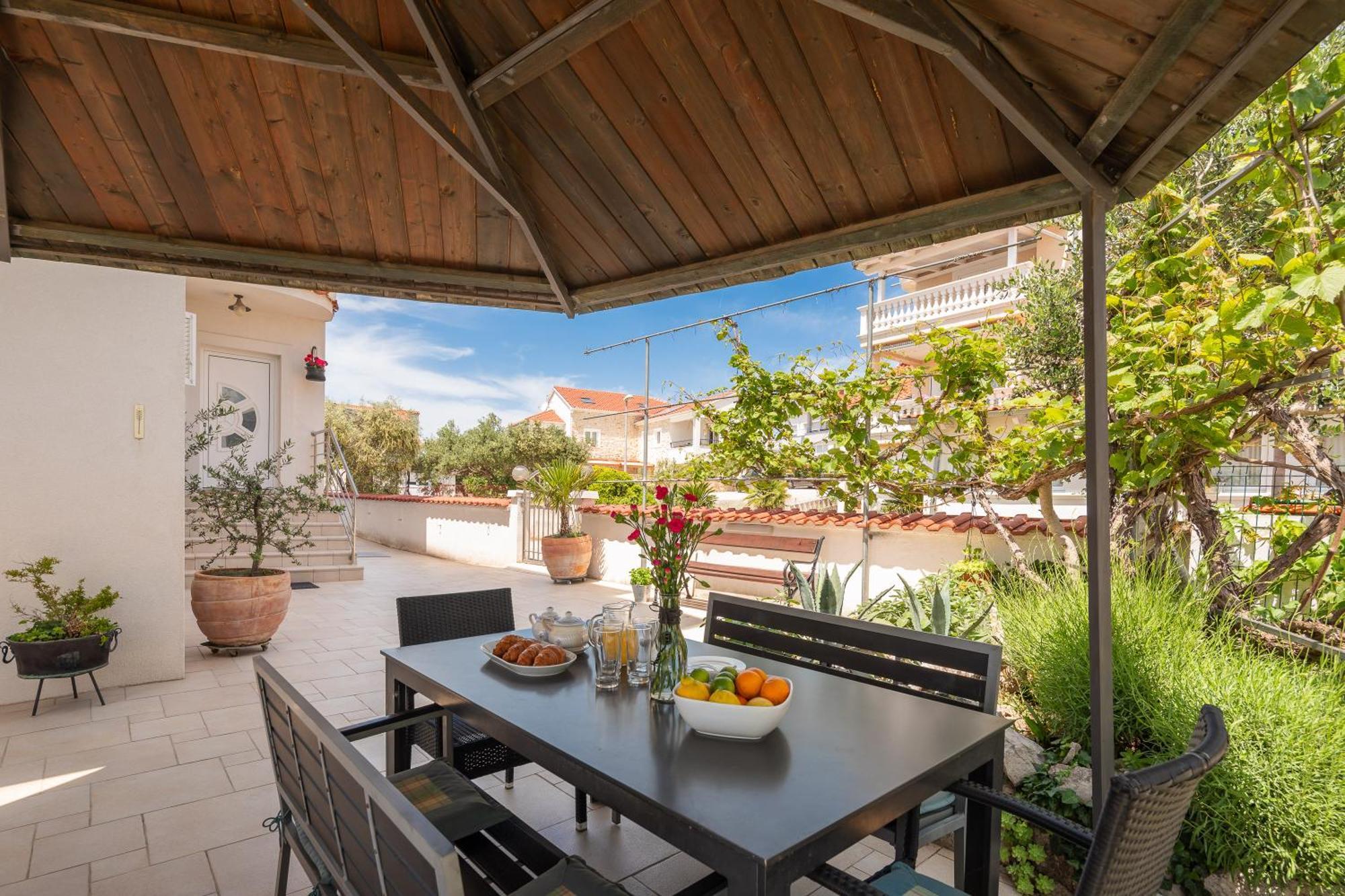 Apartments Tihi III Vodice Esterno foto