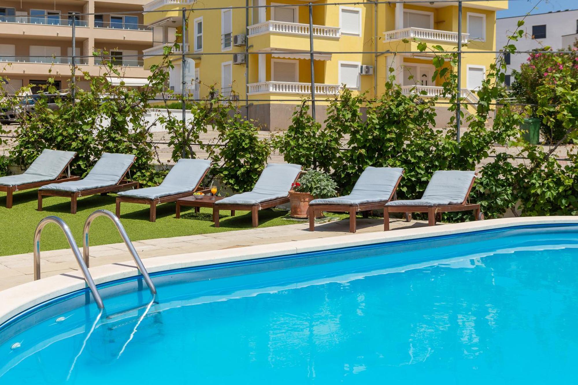 Apartments Tihi III Vodice Esterno foto