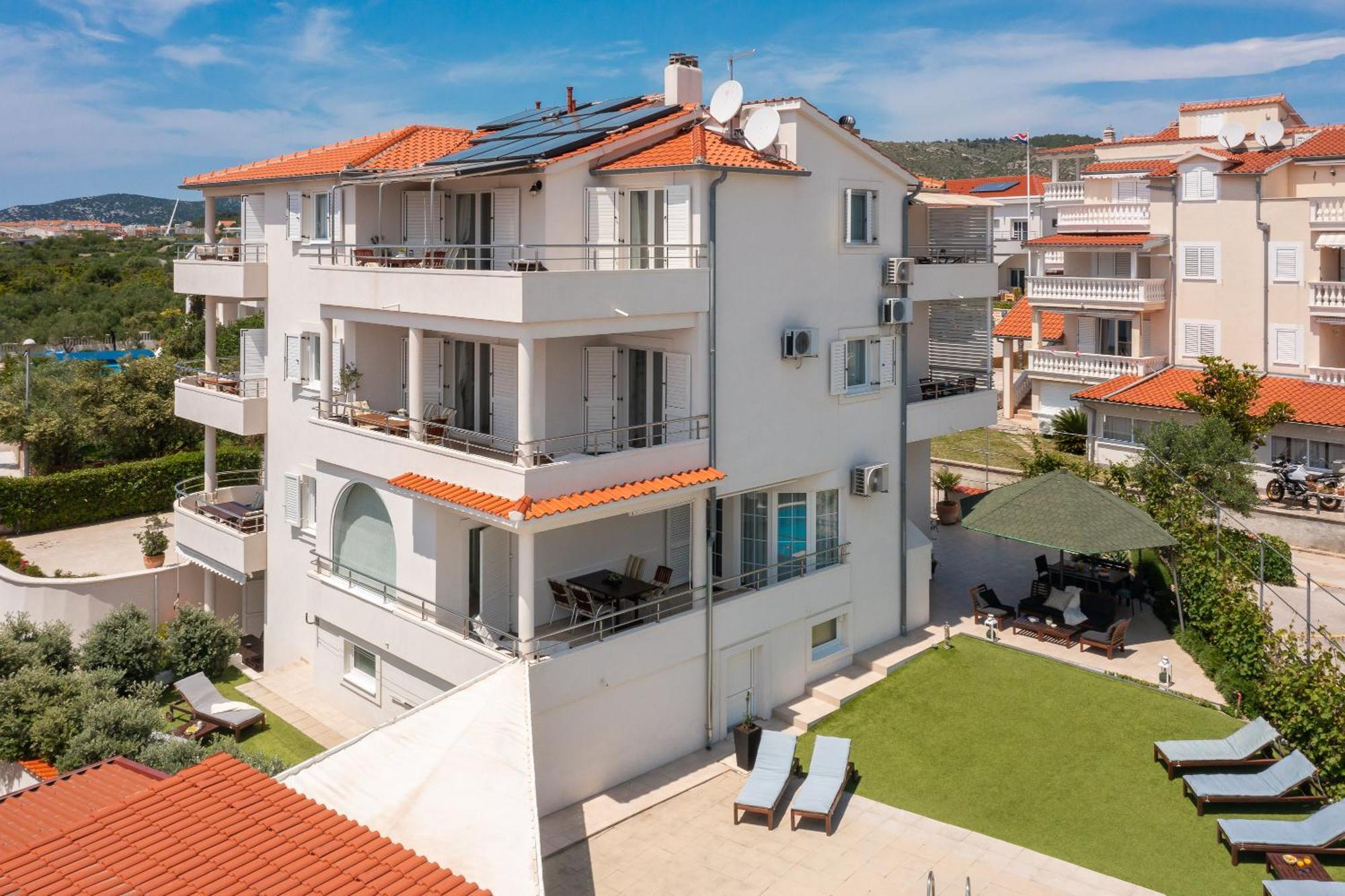 Apartments Tihi III Vodice Esterno foto